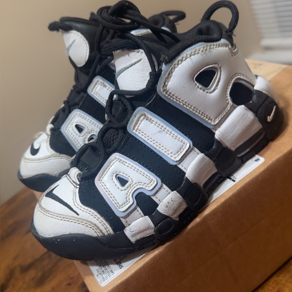 Nike Air Uptempo.. size 1Y
